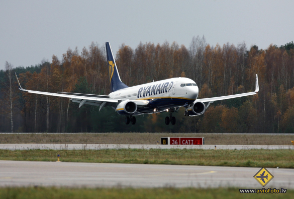 Boeing 737-8AS